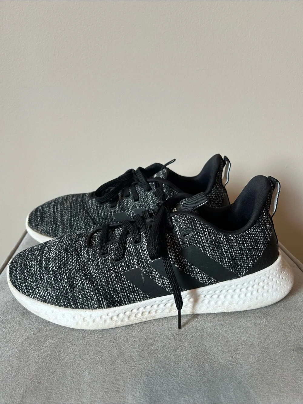 adidas cloud foam woman’s Black & White Knit Sneakers